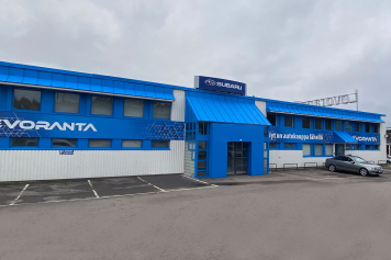 suurkuva-levoranta-myymala-julkisivu-ulkoasu-levorannan-autoliike-webtalo-jips-f