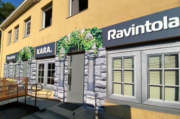 suurkuva-kara-lounas-ravintola-suurkuva-mainoskilvet-ikkunateippaukset-julksivu-webtalo-jips-2e