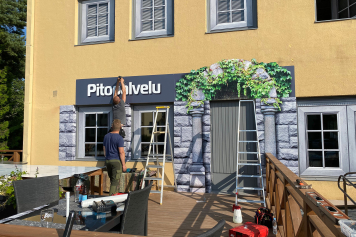 suurkuva-kara-lounas-ravintola-suurkuva-mainoskilvet-ikkunateippaukset-julksivu-webtalo-jips-2i