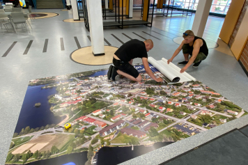 suurkuva-sastamala-pirkanmaa-sylvaan-koulu-seinatarrat-teematarrat-tarratulosteet-tarrat-kuvatapetti-asennus-omasta-kuvasta-webtalo-jips-C