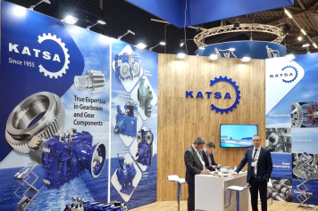 suurkuva-katsa-suurkuva-messulava-logoteippaukset-esillepano-messut-webtalo-jips-jalusta-1d